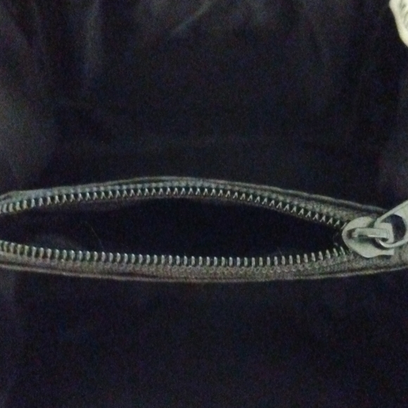 Metallic Silver Toned Evening Bag. - Picture 7 of 7